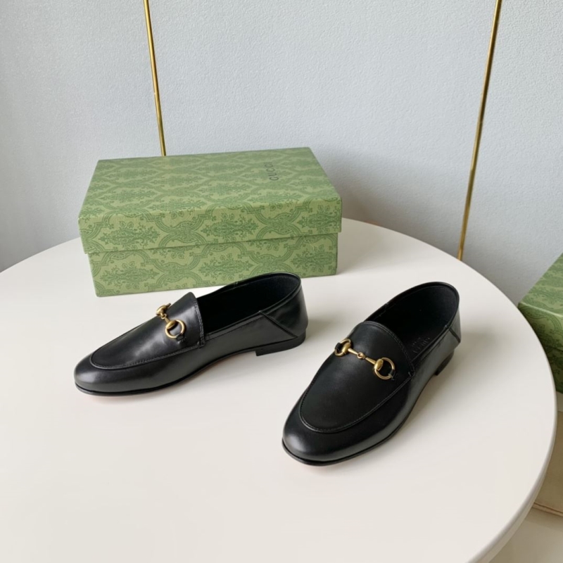 G*u*i leather shoes